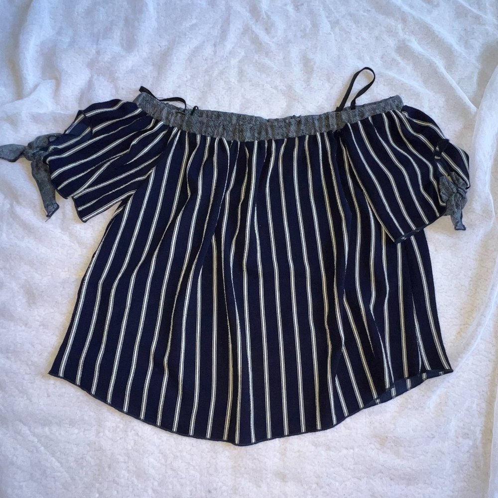 Off Shoulder Striped Navy Blue Shirt in Size Small